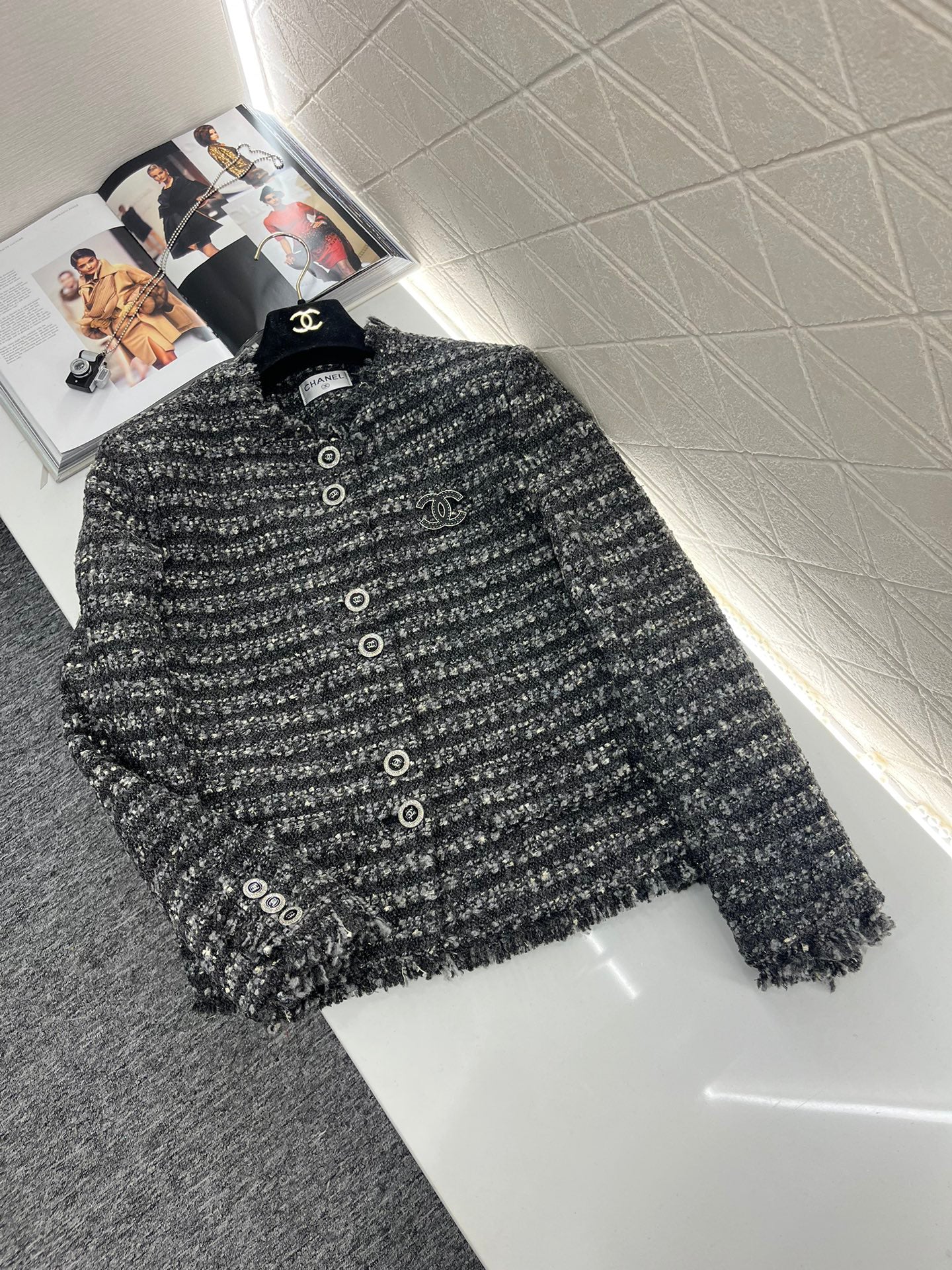 25ss Brooch dress jacket