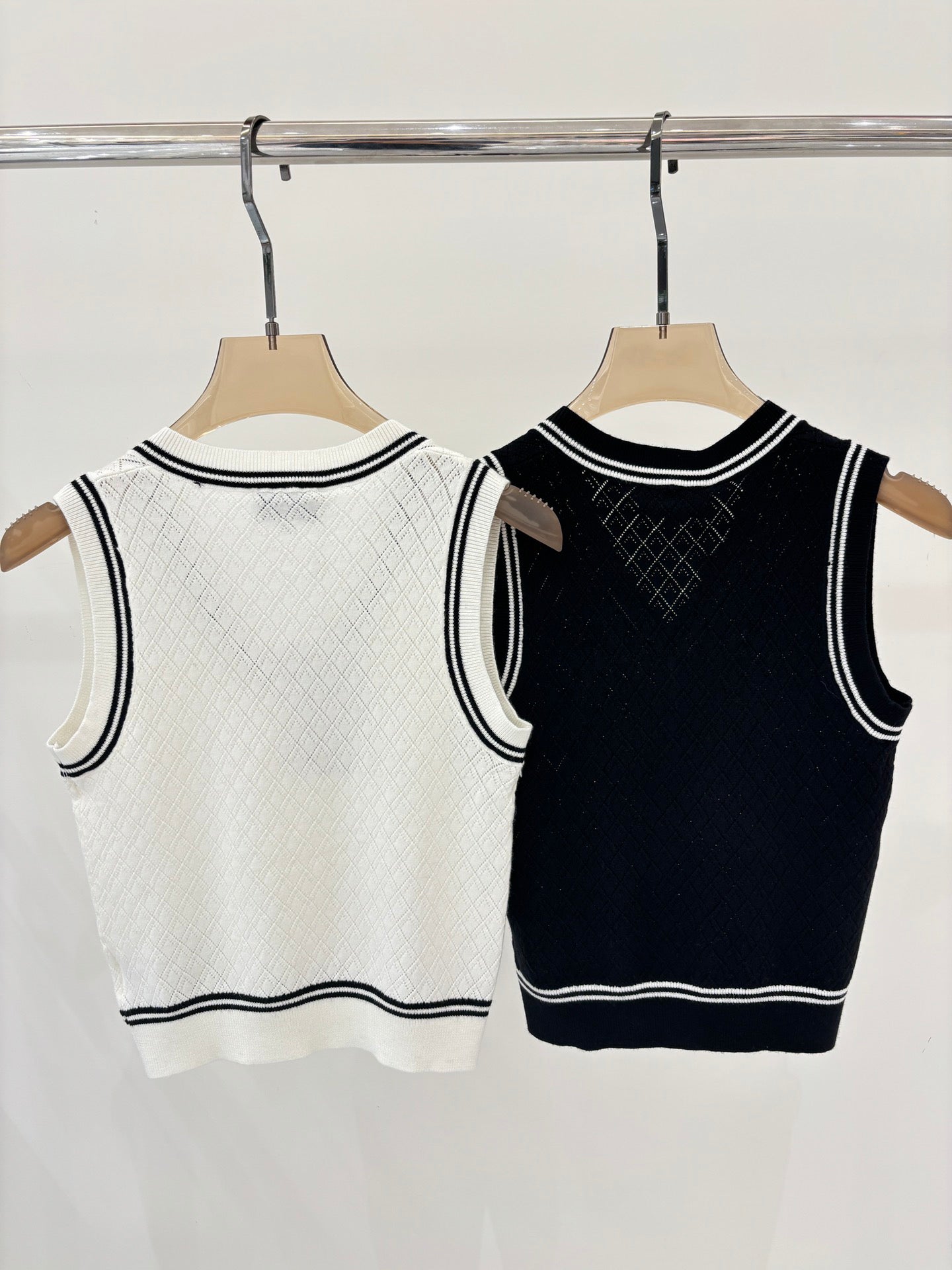 25 White Knit Vest