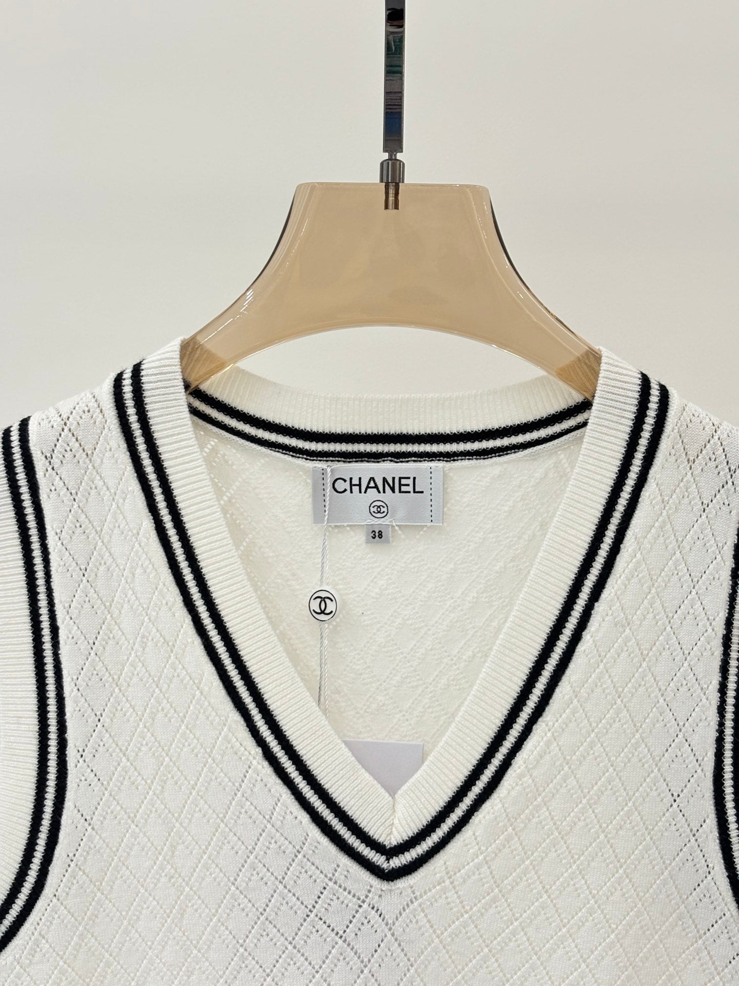 25 White Knit Vest