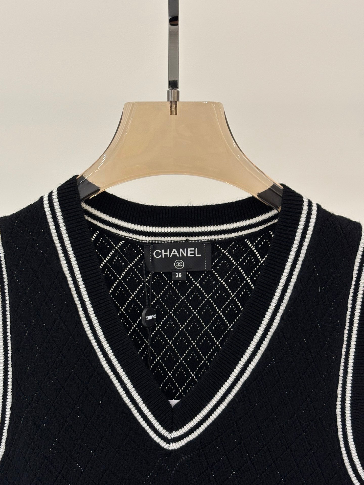 25 White Knit Vest