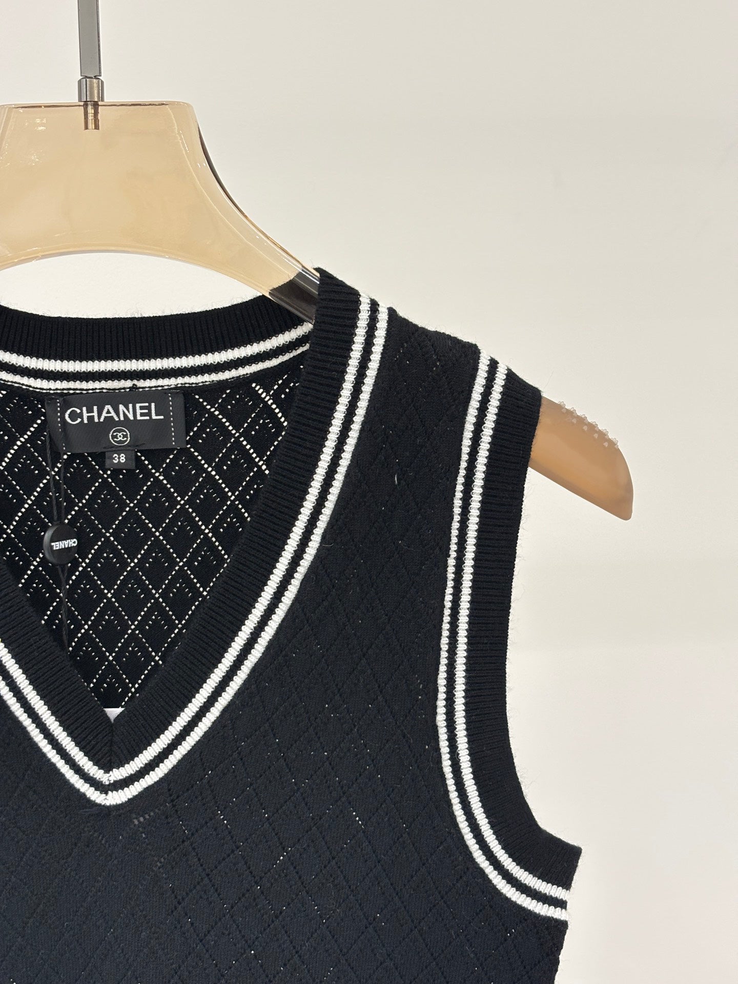 25 White Knit Vest