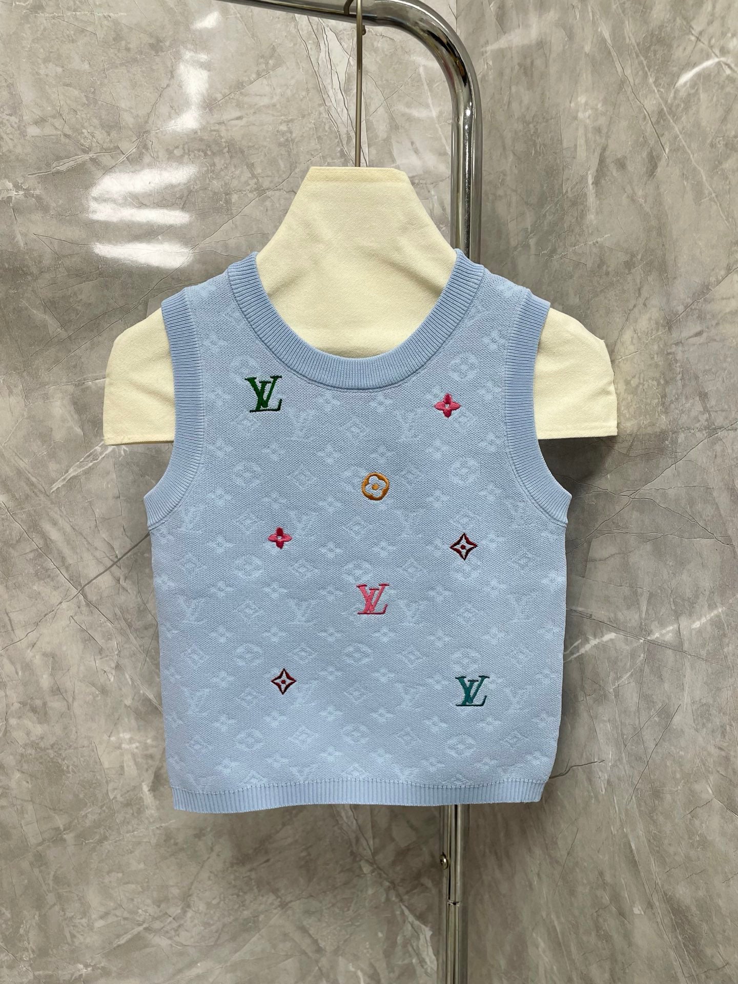 2025 New Letter Logo Embroidery Concave and Relief Textured Vest