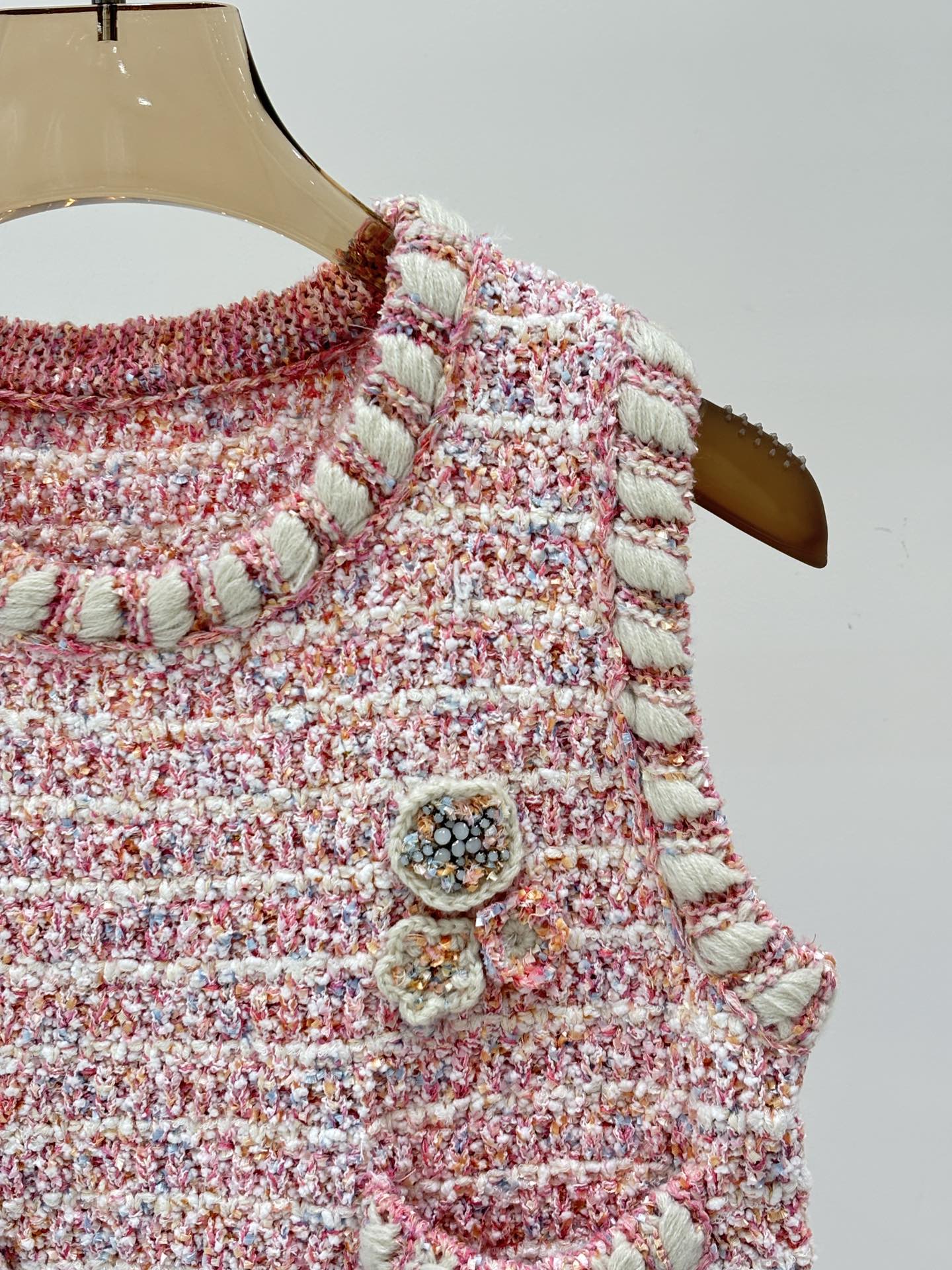 25 Early Spring New Round Neck Hand-beaded Tweed Heavy Knitted Vest