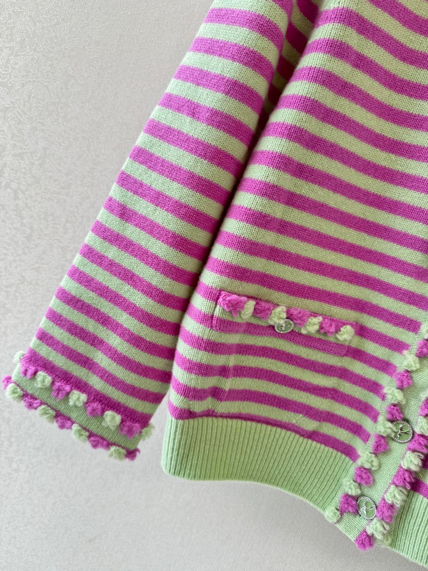 25 Pink green striped knitted cardigan