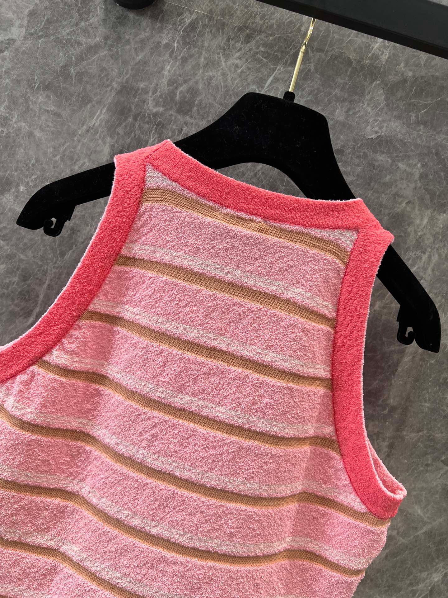 25 new Classic Striped Knit Vest