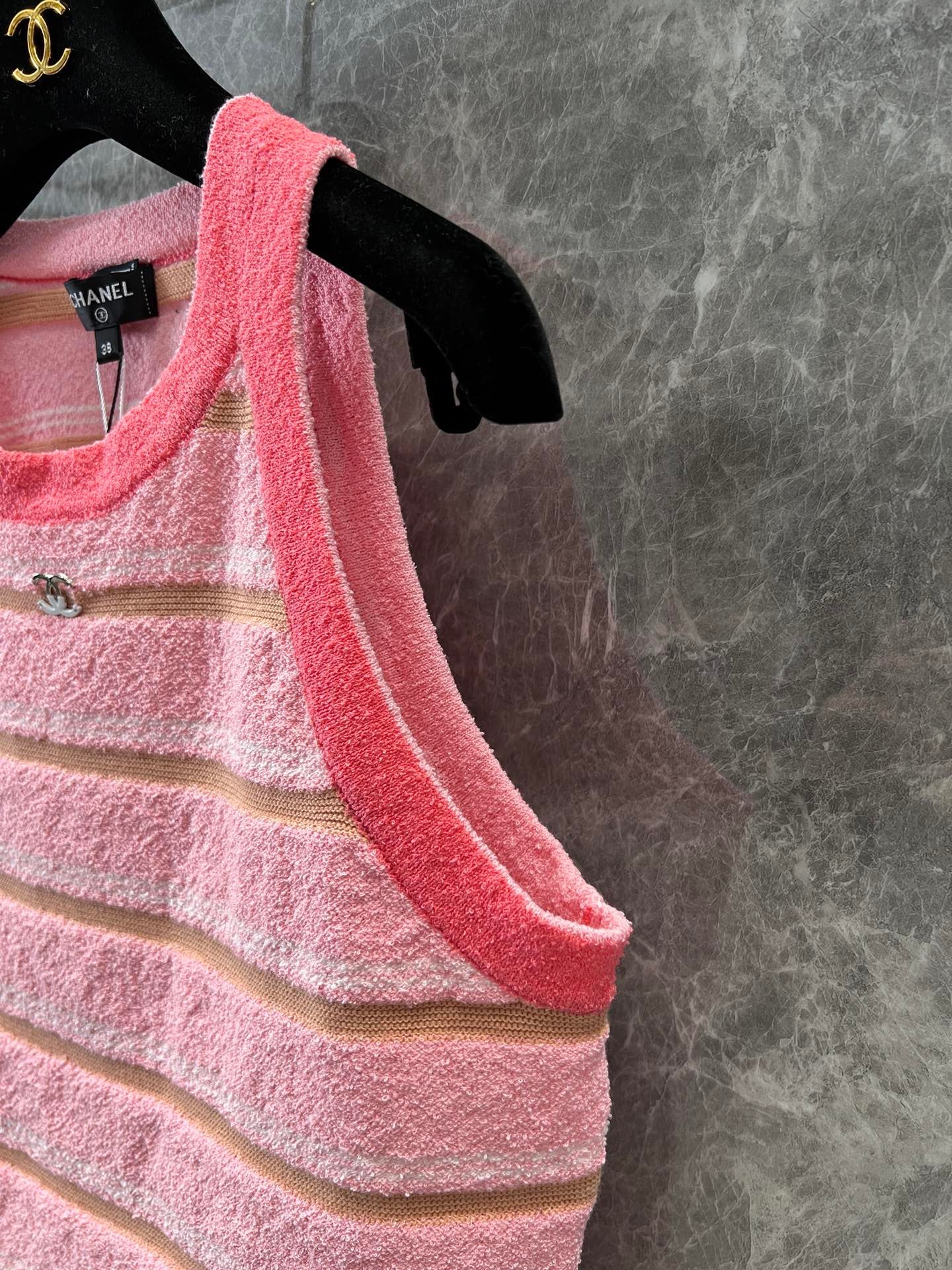 25 new Classic Striped Knit Vest