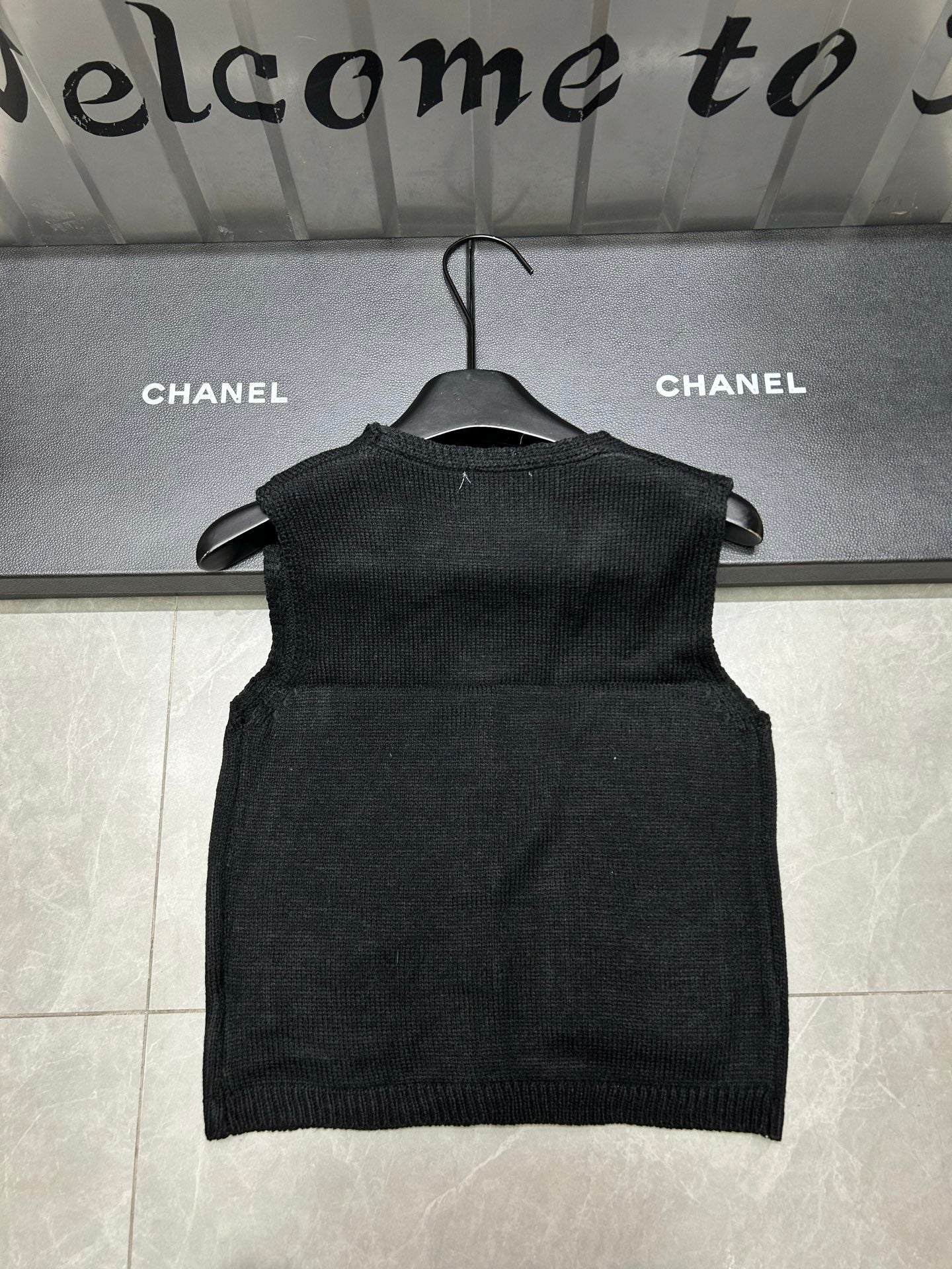 25 new Classic double pocket embroidered logo vest