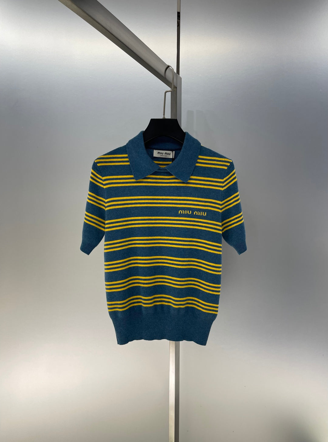 25 Color blocking striped knitted lapel short sleeved t-shirt