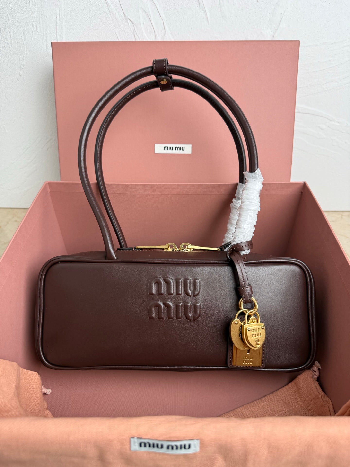 25 new Cowhide Rectangular Shoulder Bag