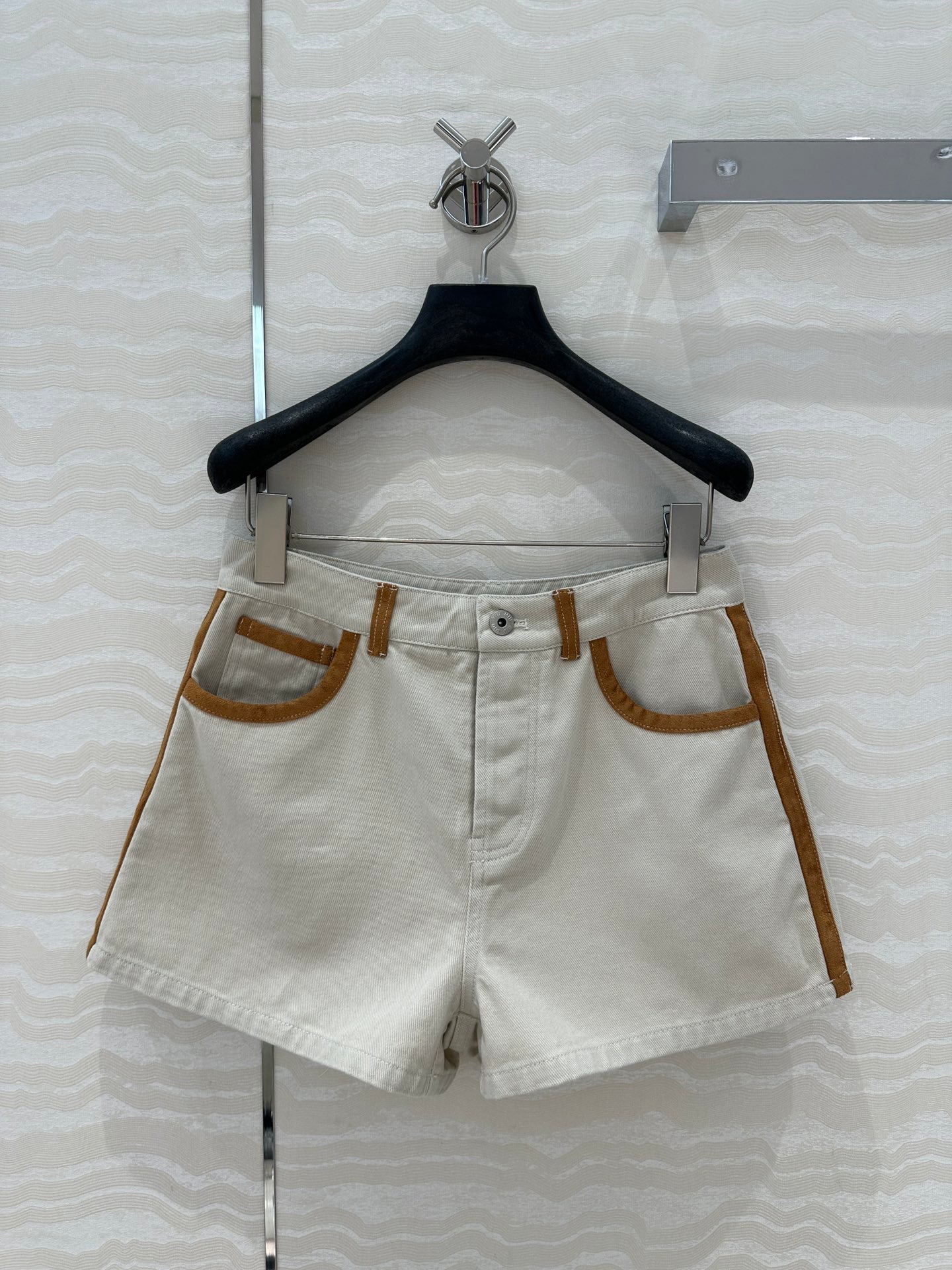 25 new contrast color hemming denim jacket + same style denim shorts