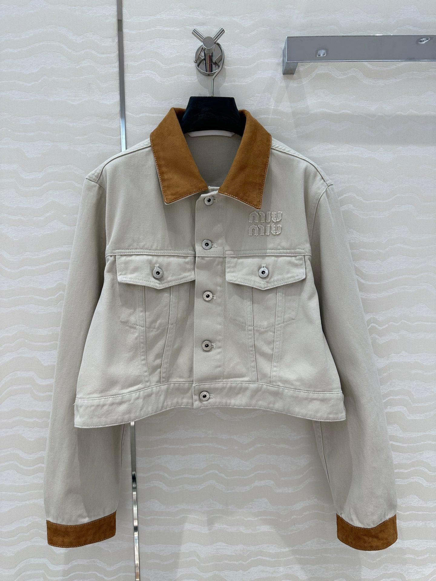 25 new contrast color hemming denim jacket + same style denim shorts