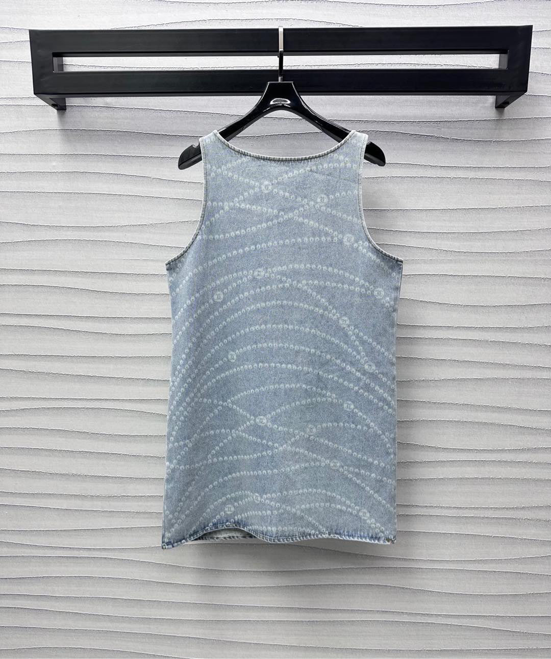 25 Laser chain denim dress