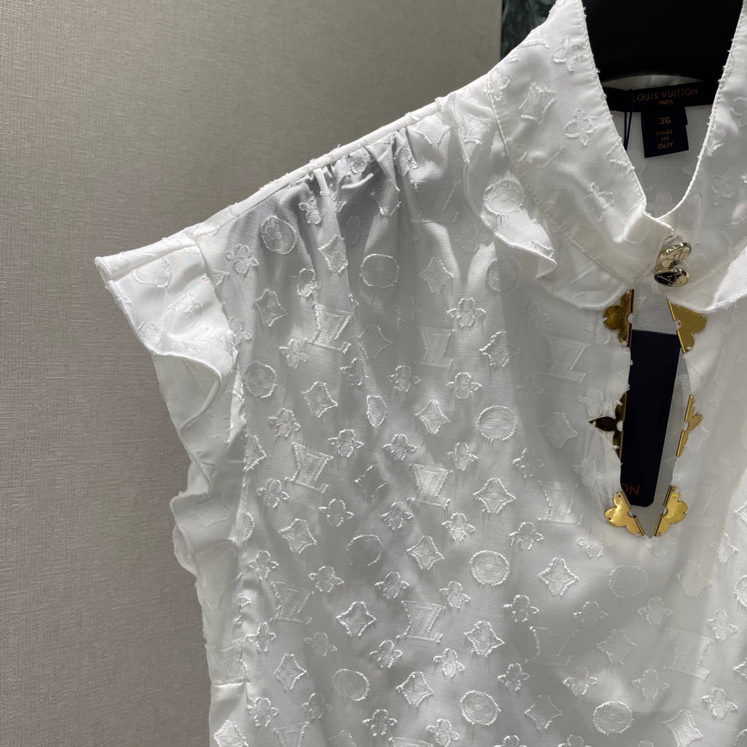 25 White jacquard logo shirt with gold buttons