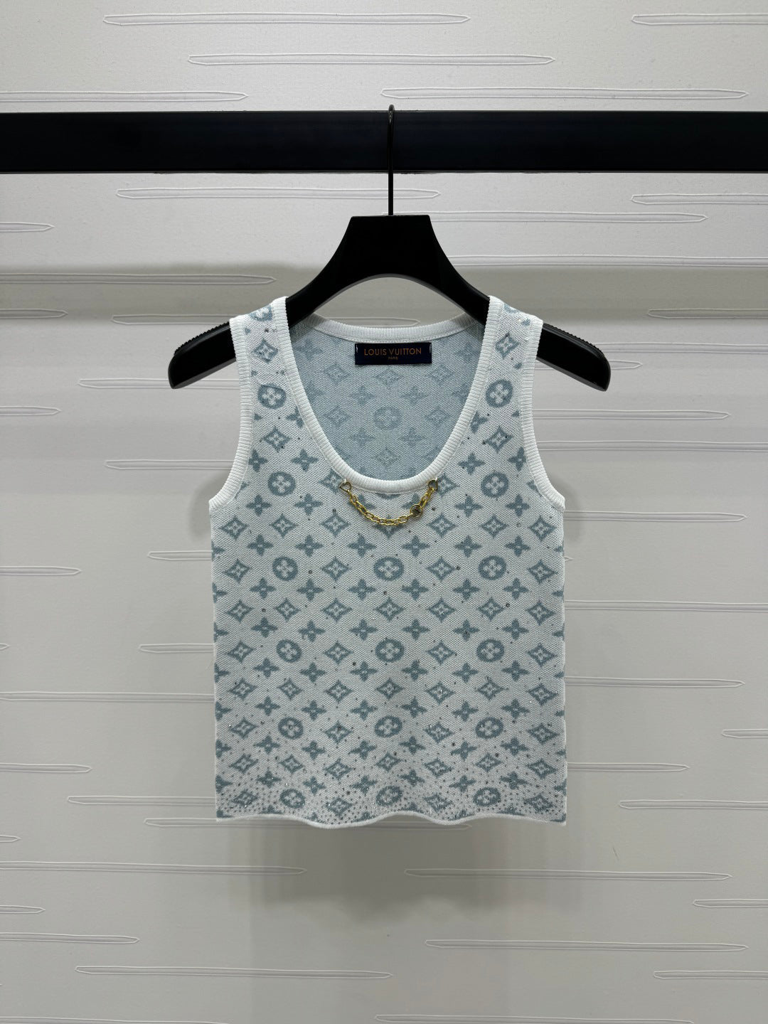 25 Spring and Summer Latest U-neck knitted vest