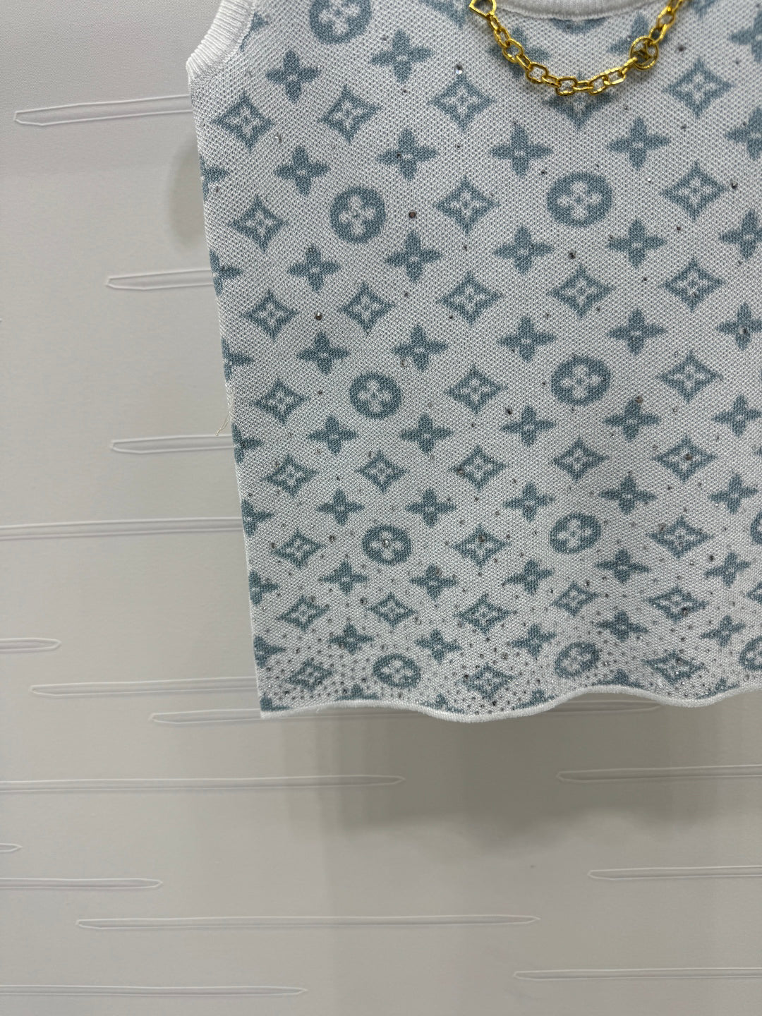 25 Spring and Summer Latest U-neck knitted vest