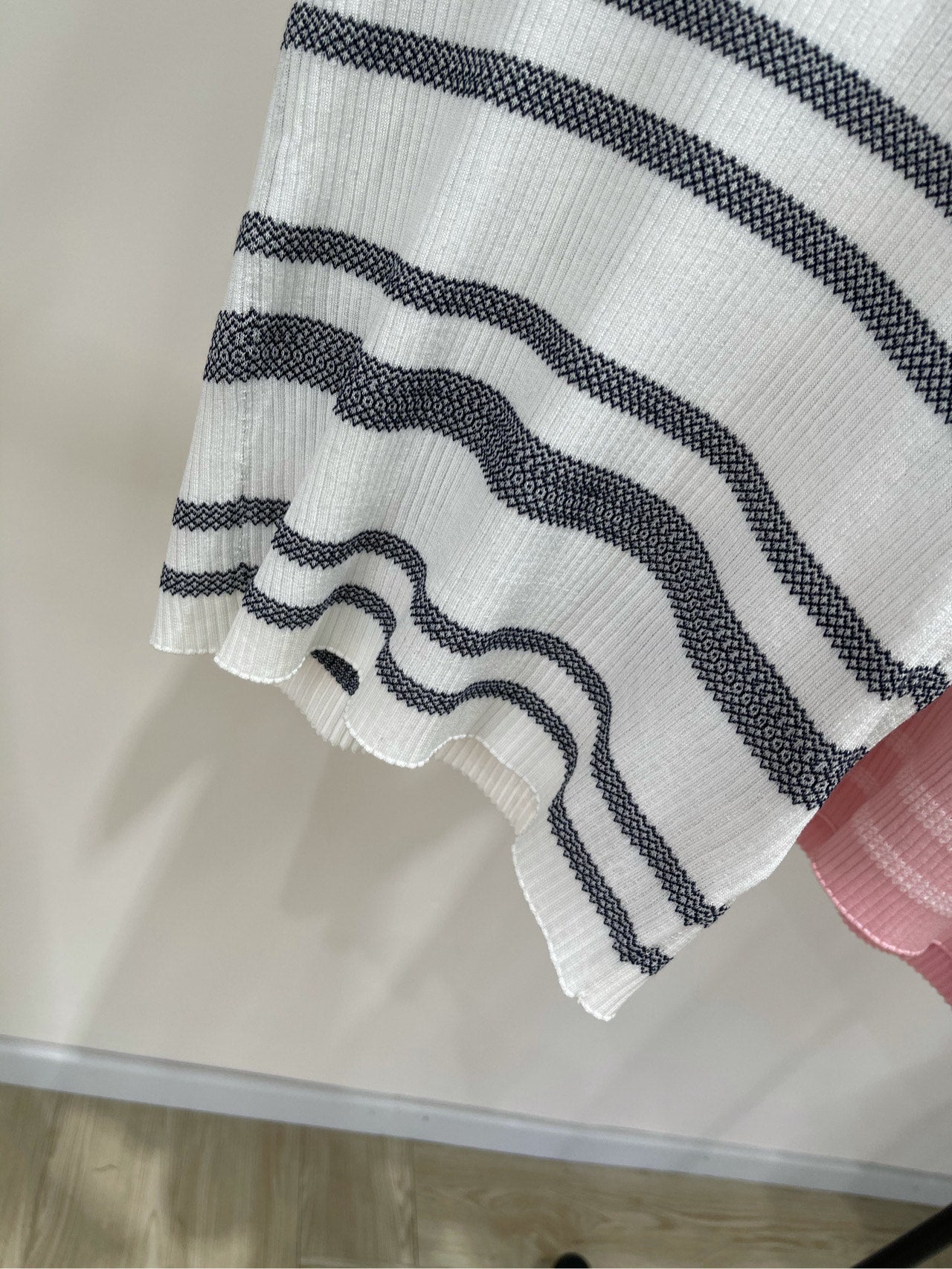 25 Three color striped knitted short sleeved shirt