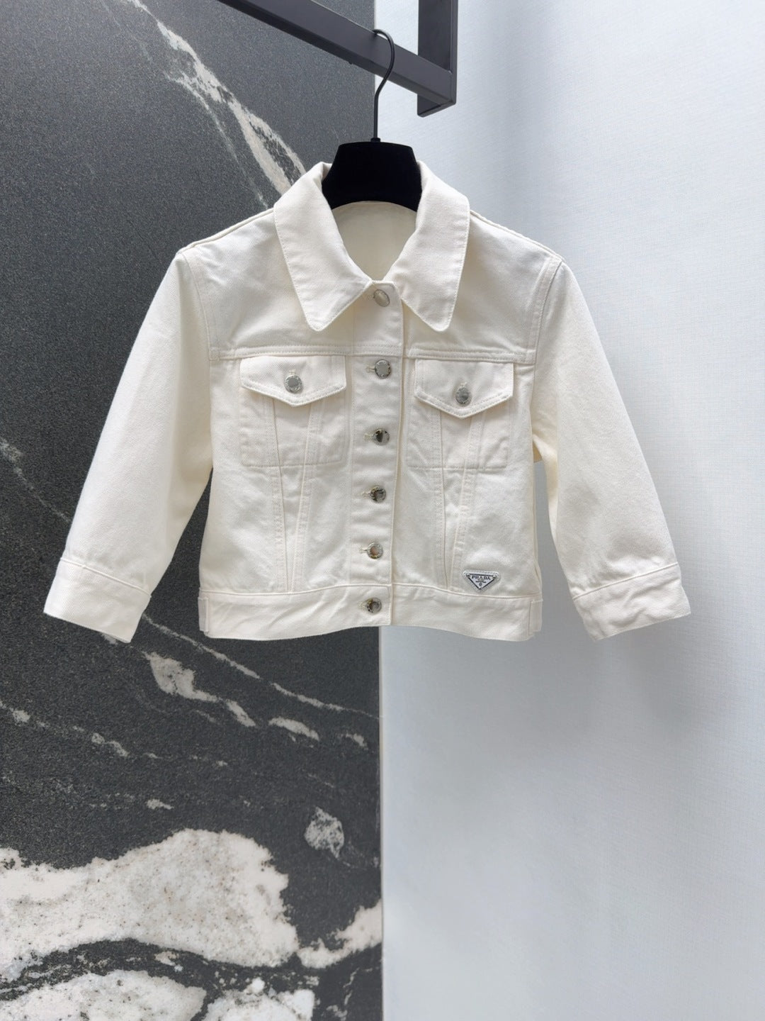 p 25 Spring and Summer Three-quarter Sleeve Super Short White Denim Jacket Set