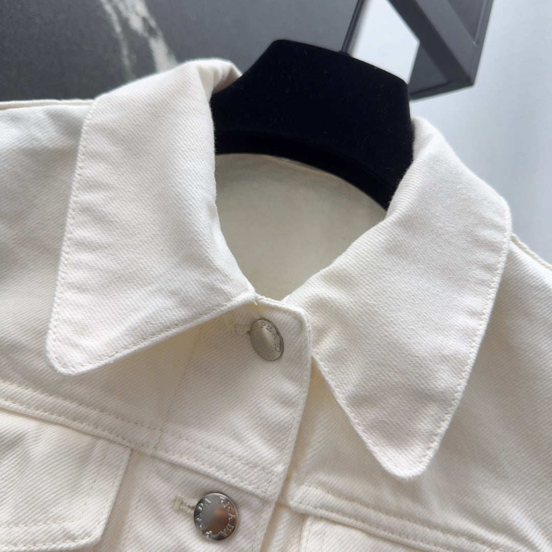 p 25 Spring and Summer Three-quarter Sleeve Super Short White Denim Jacket Set