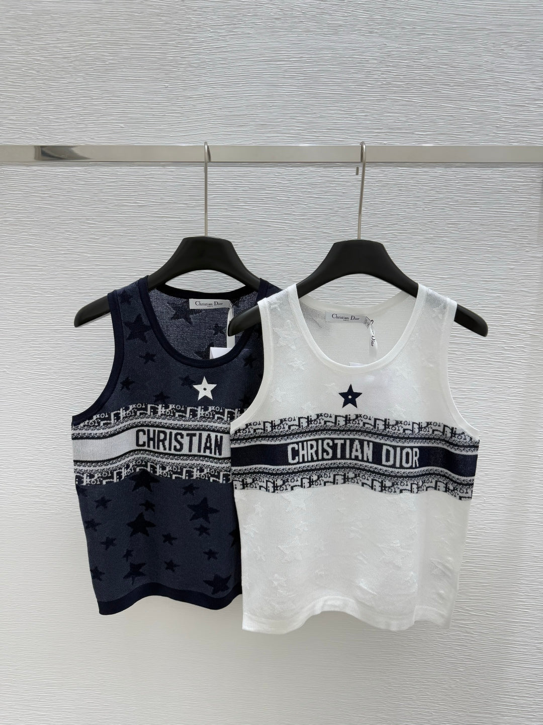 25 New jacquard knitted vest