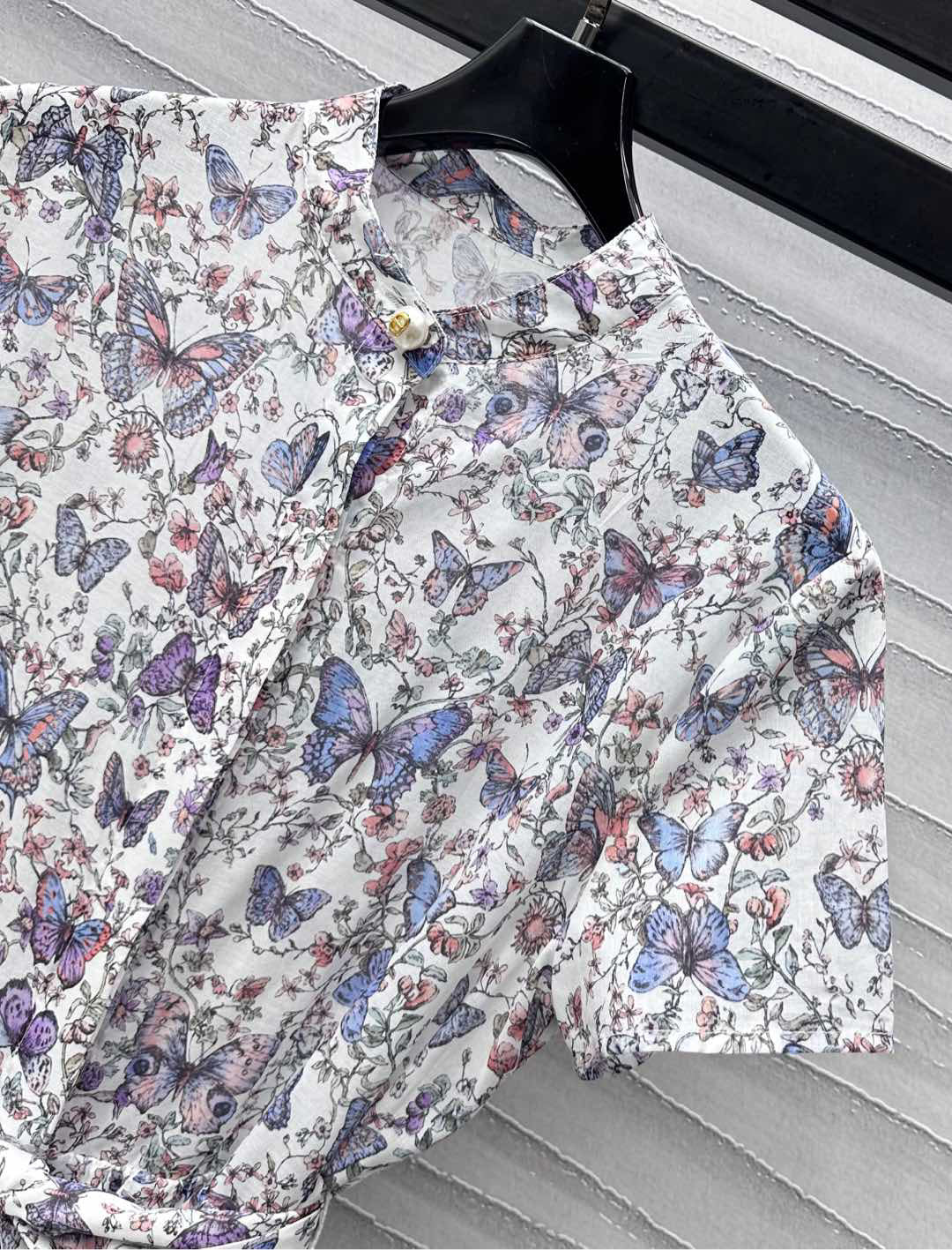 D 25 Vine and butterfly pattern dress
