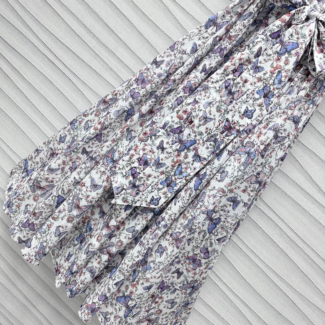 D 25 Vine and butterfly pattern dress