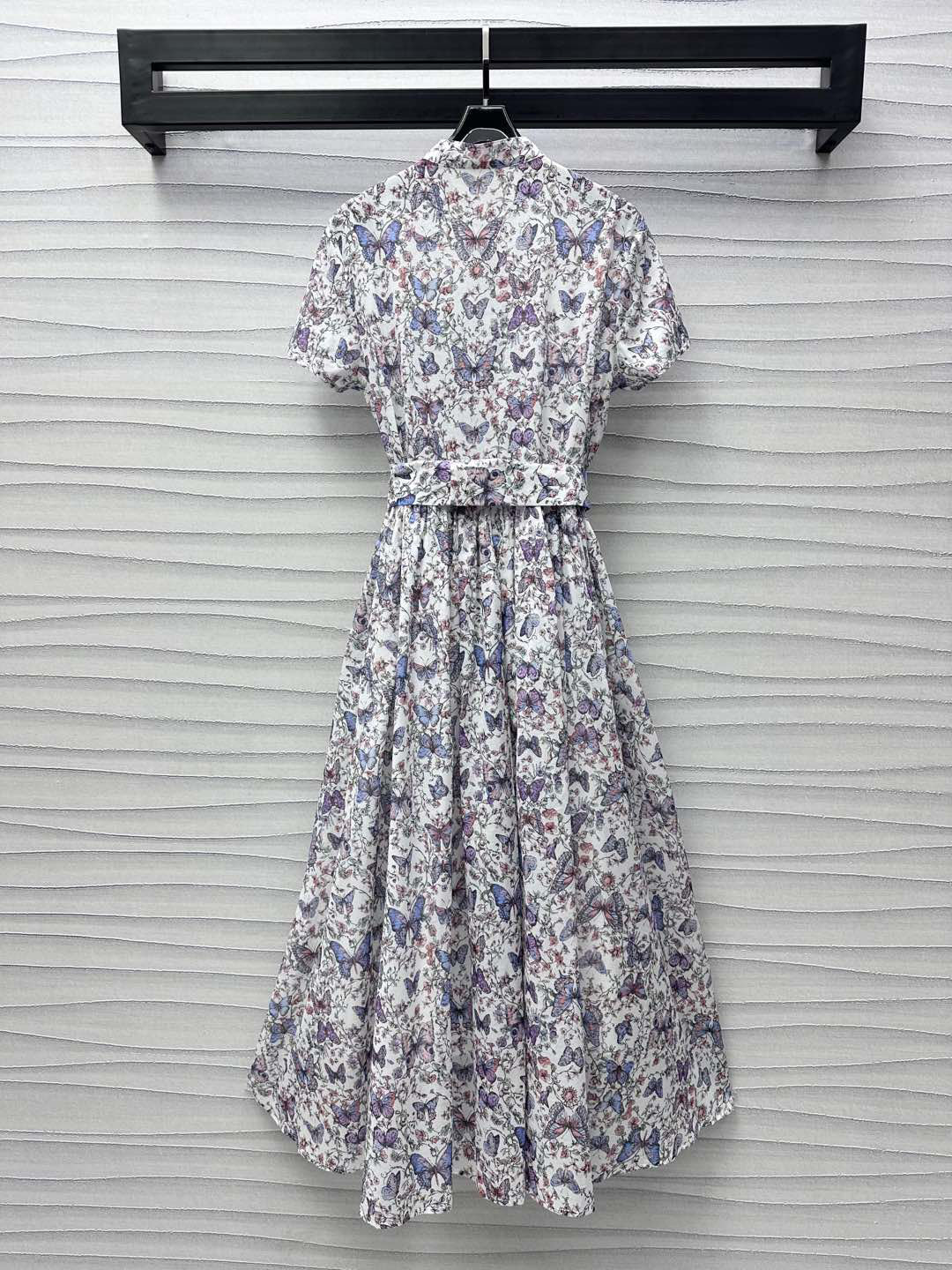 D 25 Vine and butterfly pattern dress