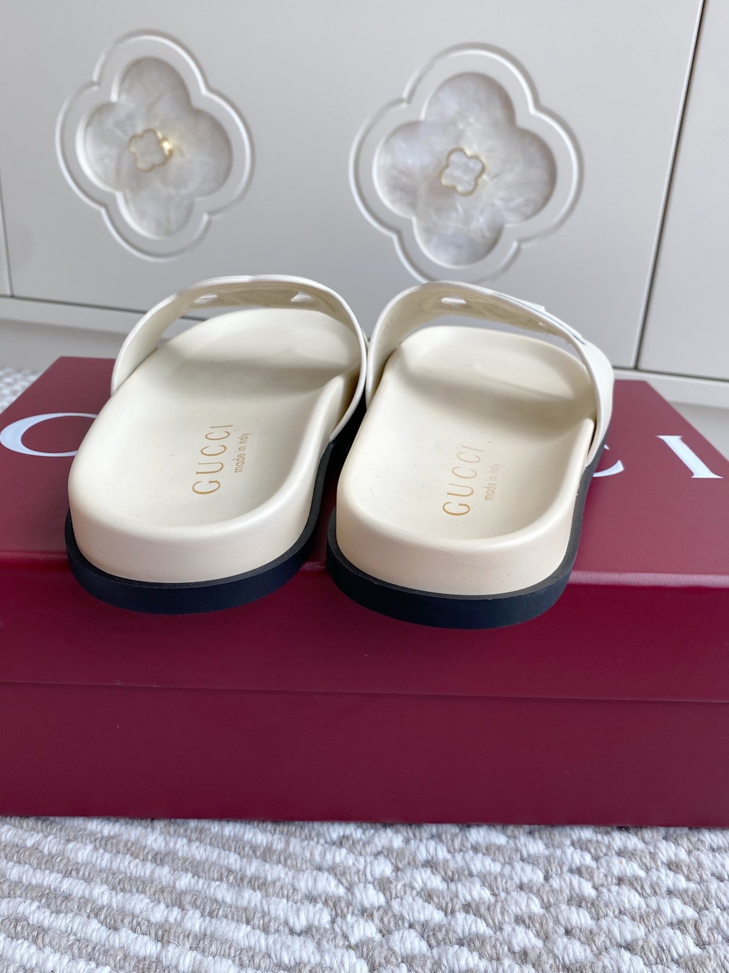 Slipper White Cowhide 291036