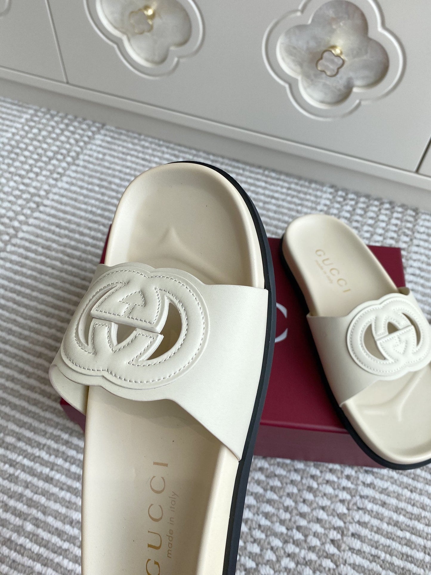 Slipper White Cowhide 291036