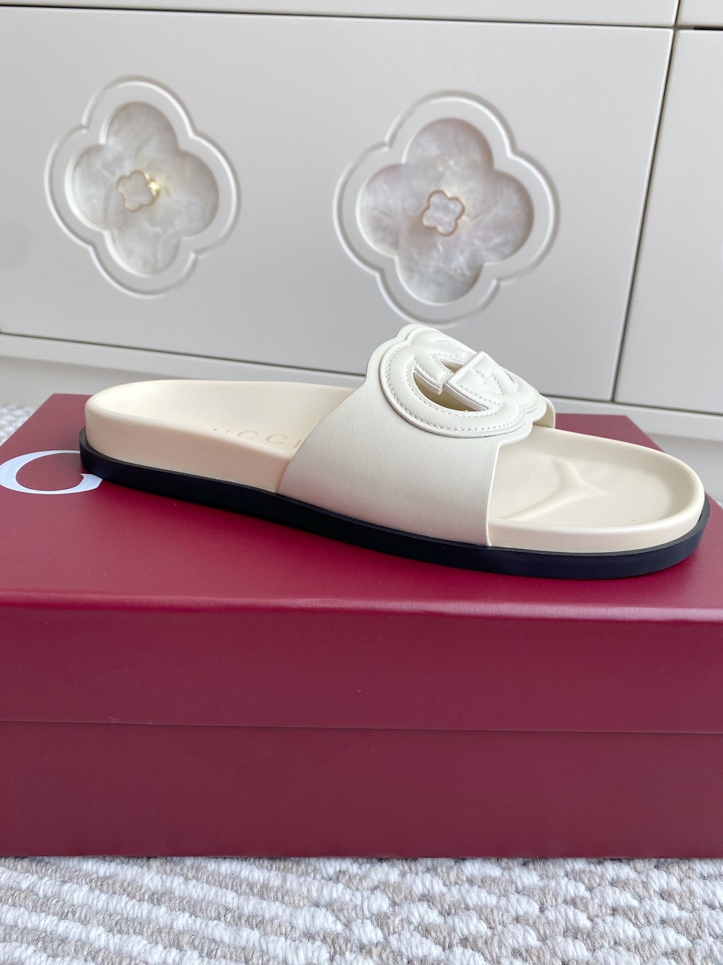 Slipper White Cowhide 291036