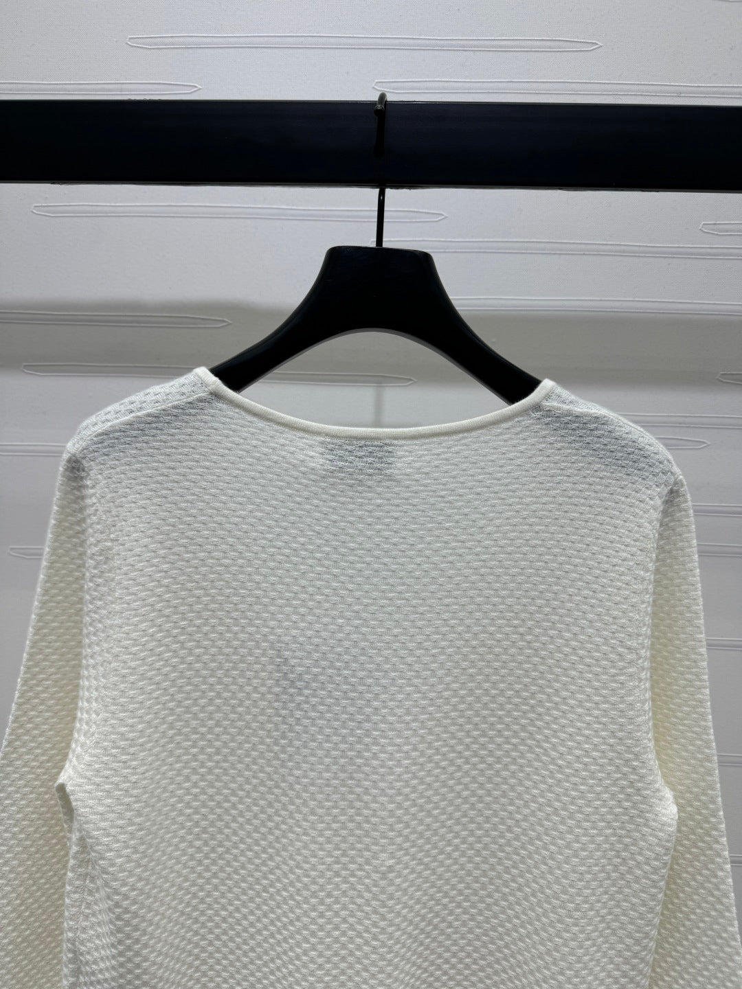 c 25 Double pocket V-neck knitted cardigan