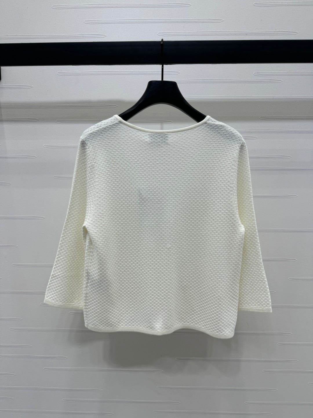 c 25 Double pocket V-neck knitted cardigan
