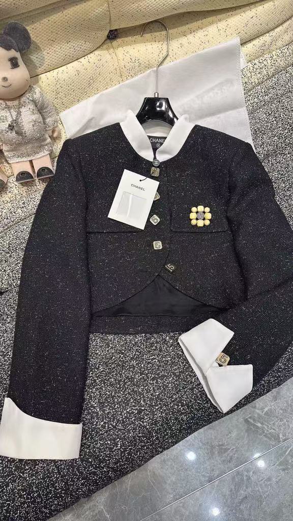 c 25 Short jacket+short skirt set