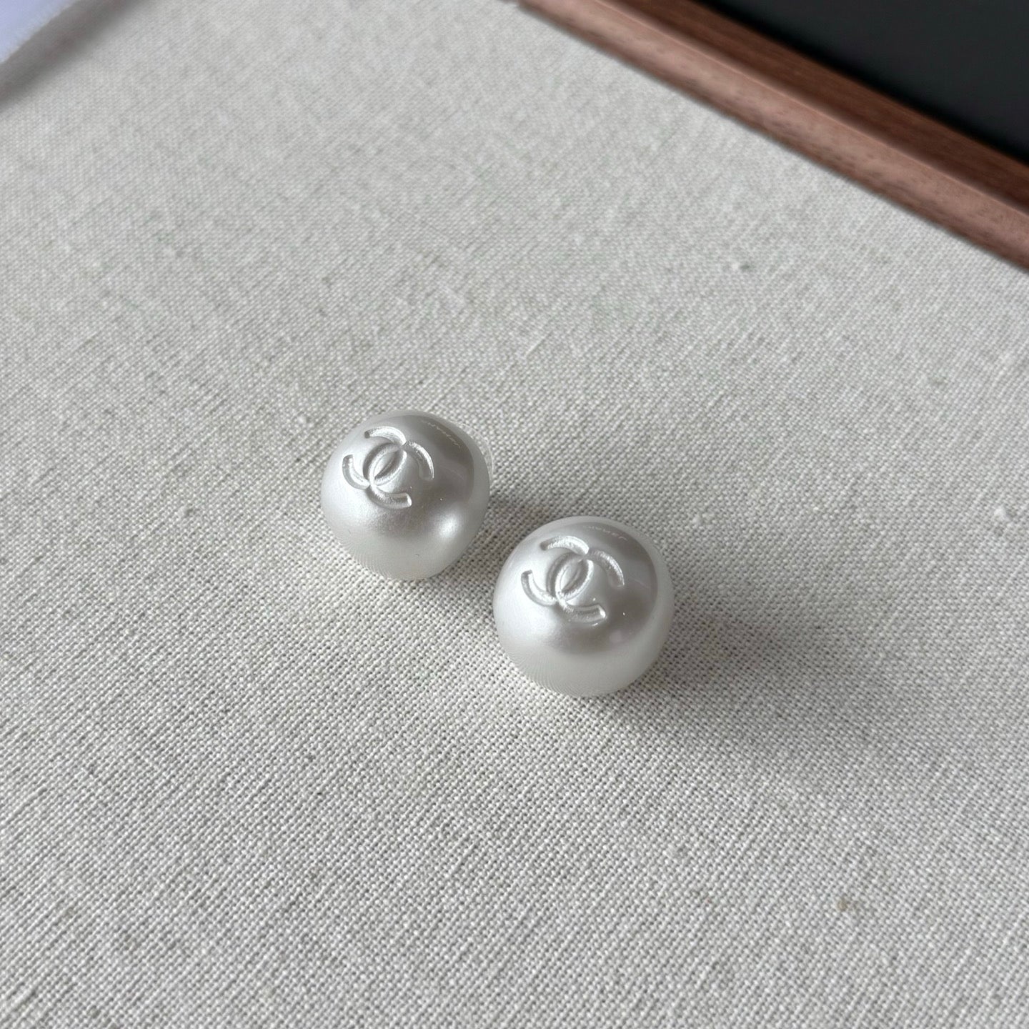 25 new Small pearl earrings