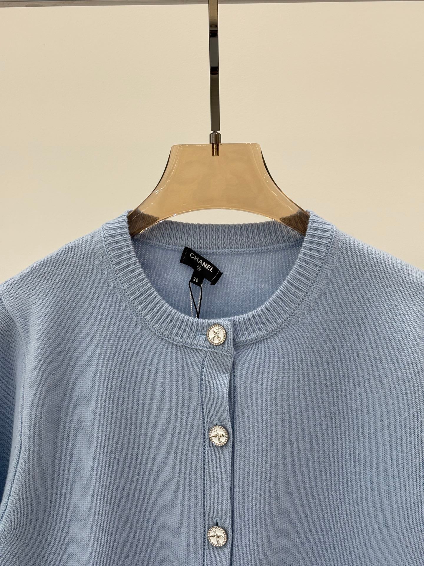25 Early spring new round neck single row bird color button simple casual knitted cardigan