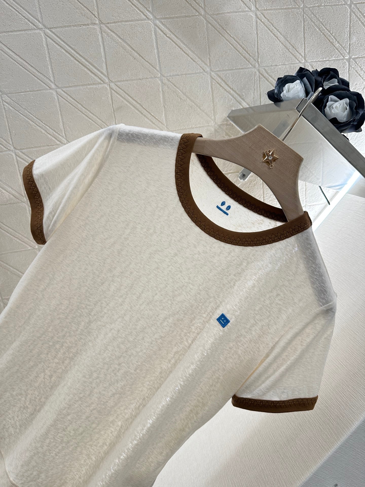 25 round neck smiley face short sleeves