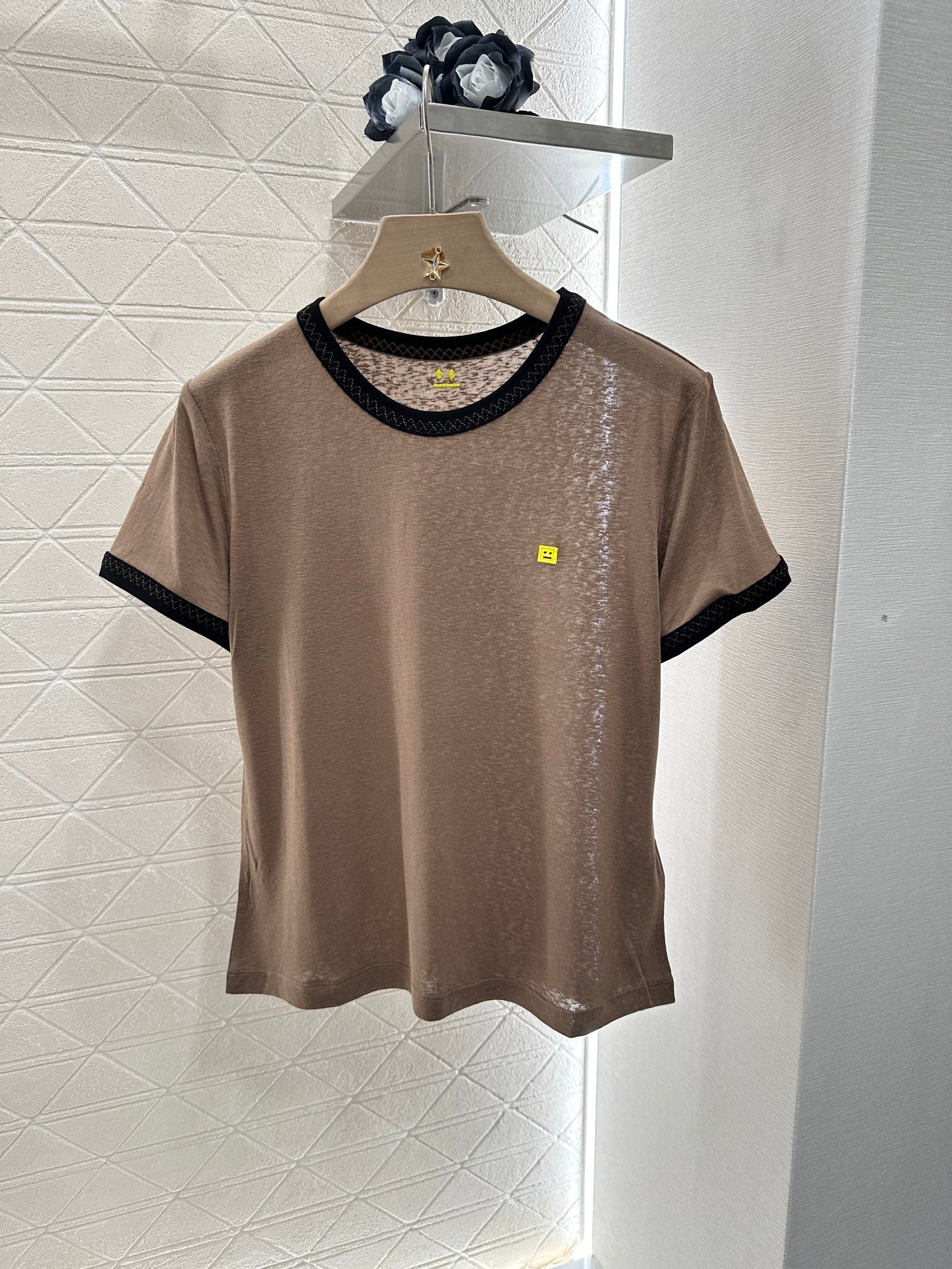 25 round neck smiley face short sleeves