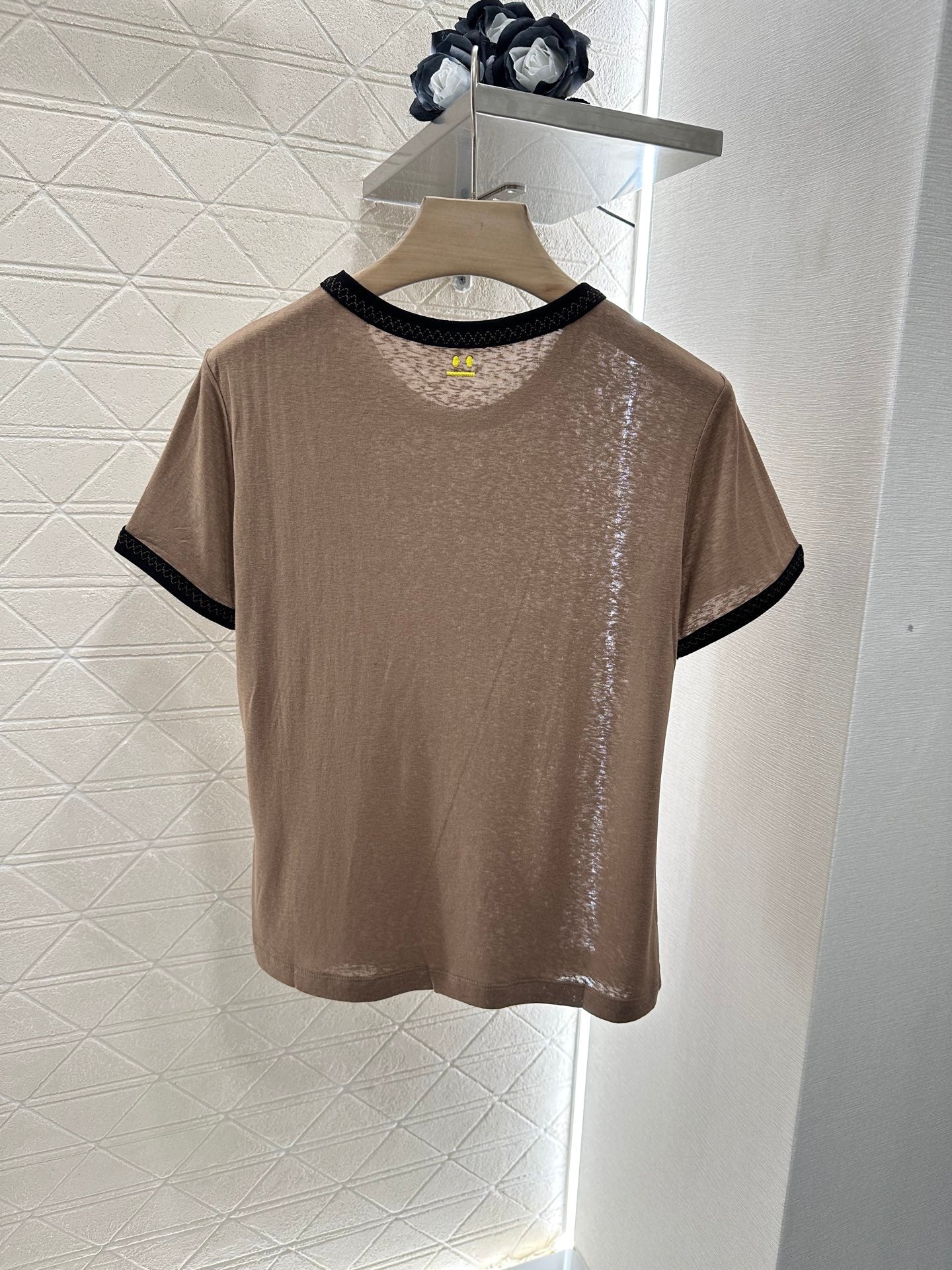 25 round neck smiley face short sleeves