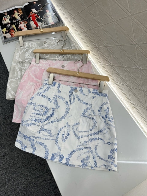 25 Printed denim skirt