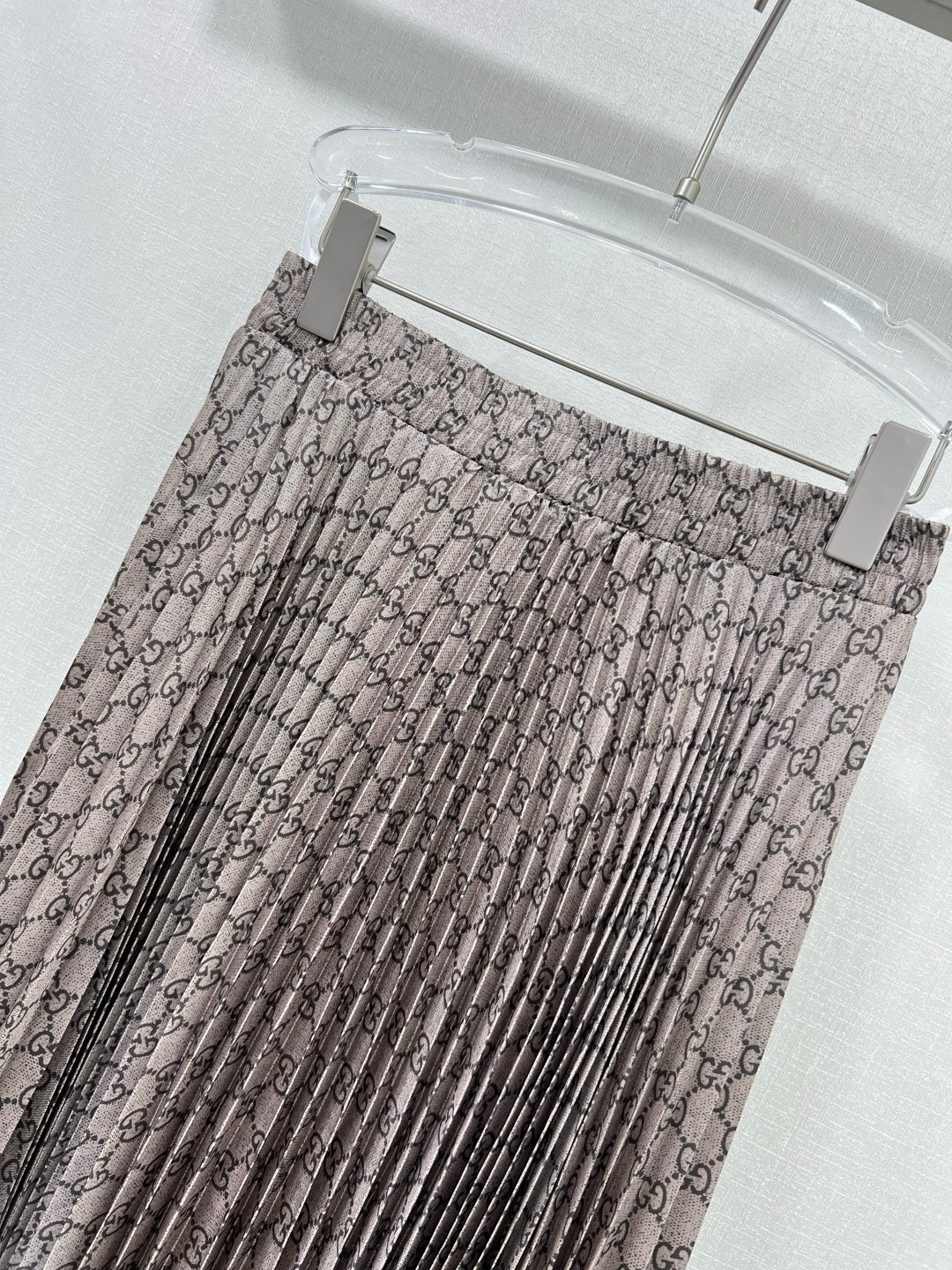 25 Early Spring New Arrival Classic Double Glogo Printed Pleated Long Pleated Skirt