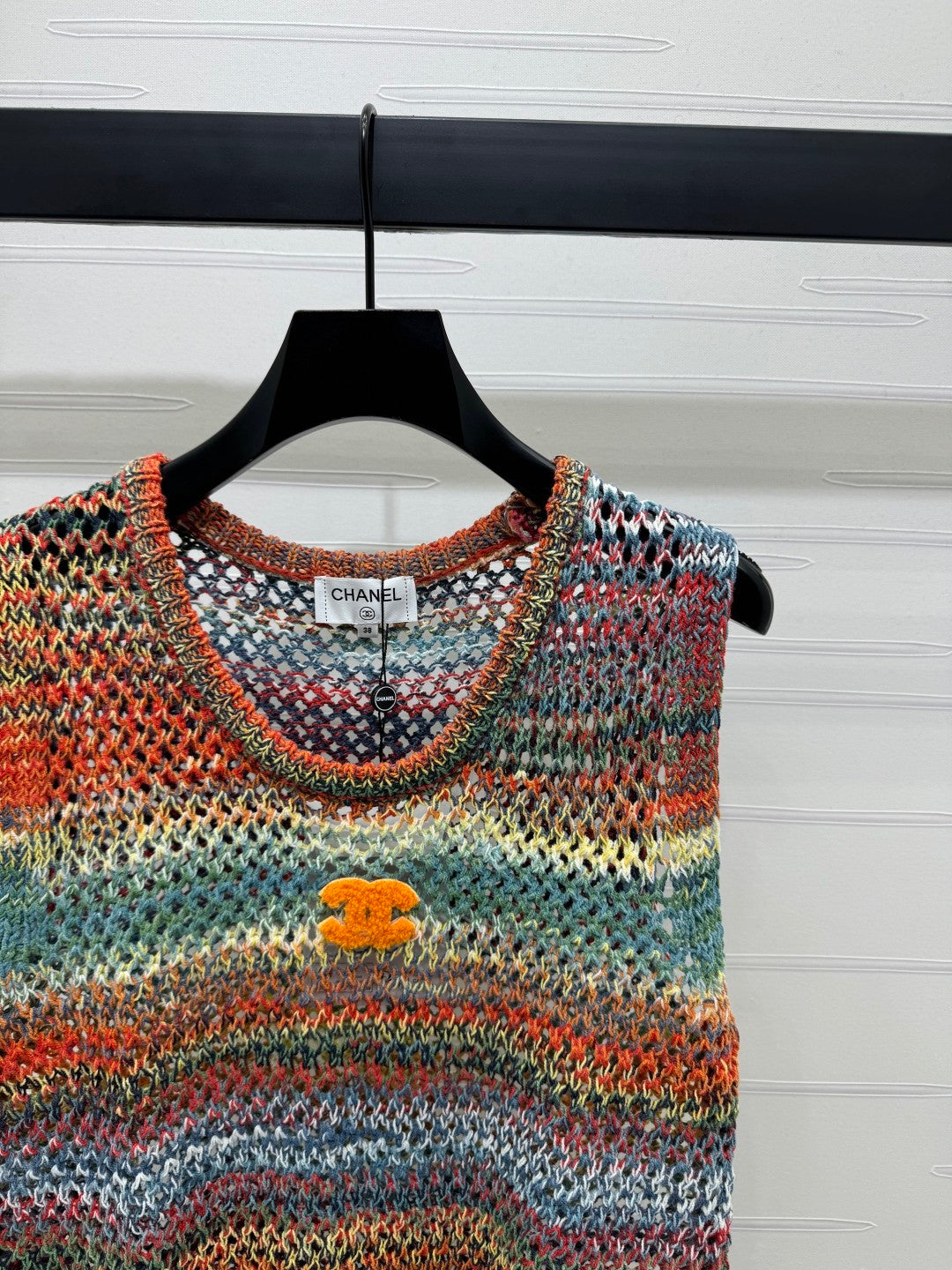 25 Gradient striped hollow knitted sleeveless vest