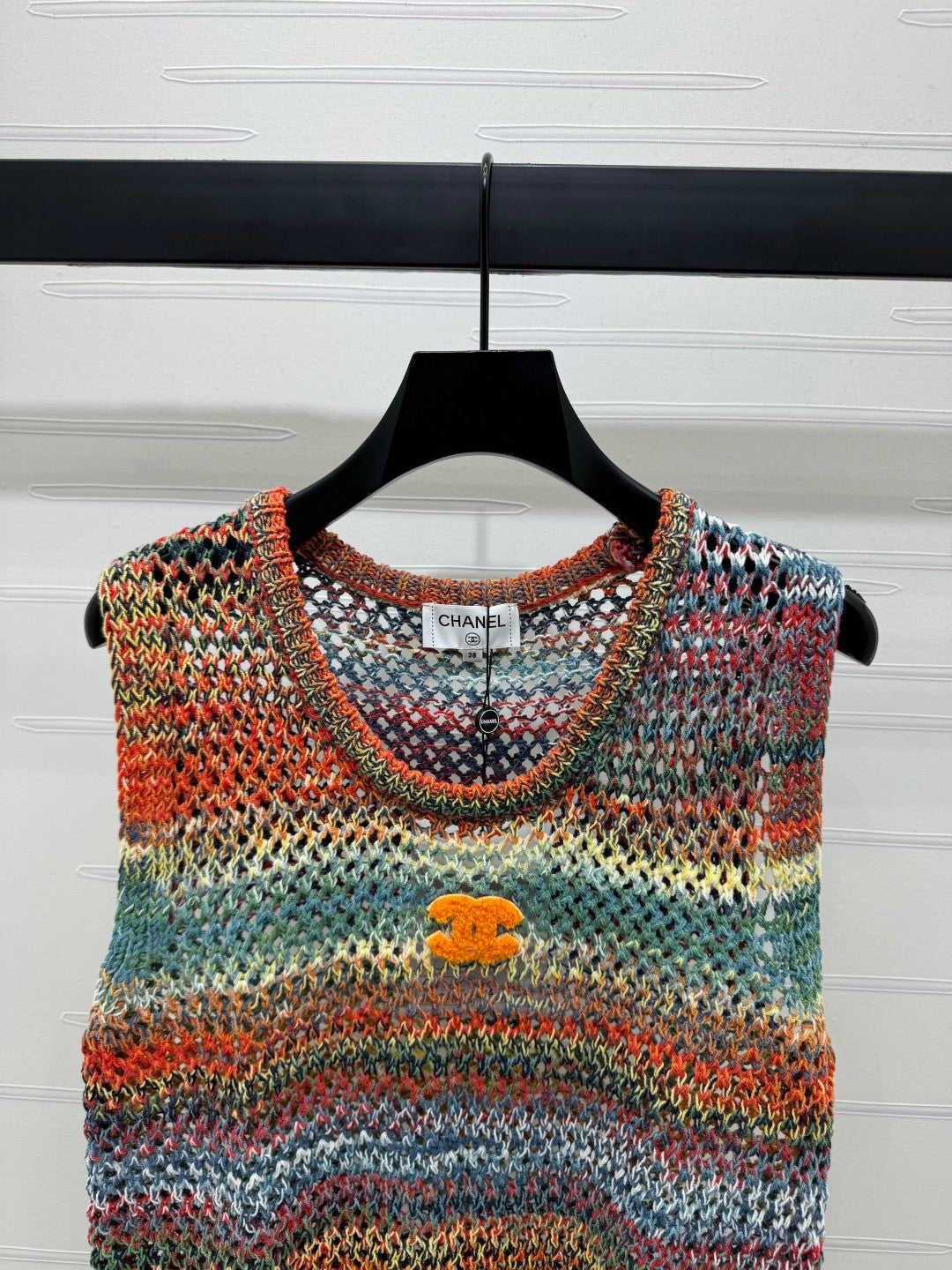25 Gradient striped hollow knitted sleeveless vest