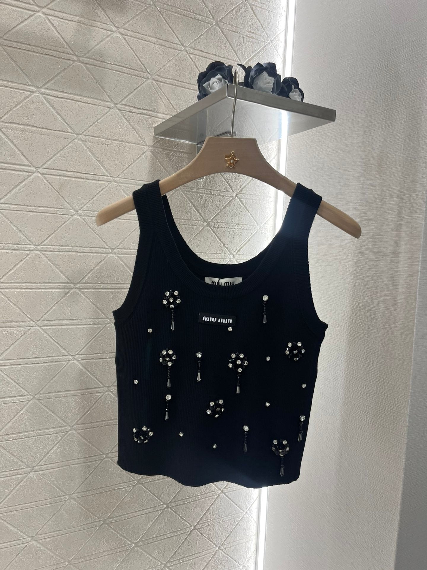 25 Nail bead rhinestone knitted vest