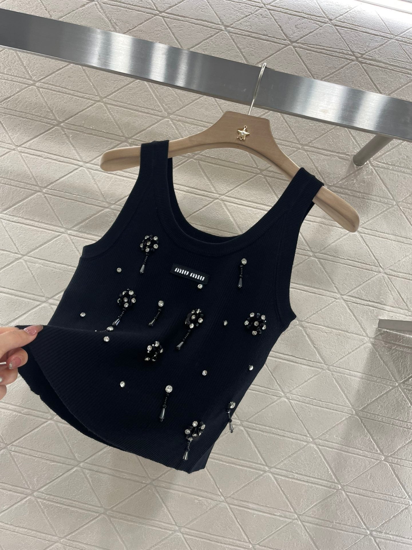 25 Nail bead rhinestone knitted vest