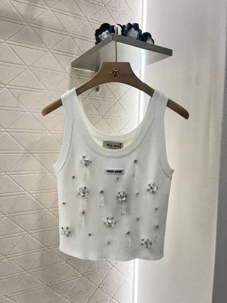 25 Nail bead rhinestone knitted vest