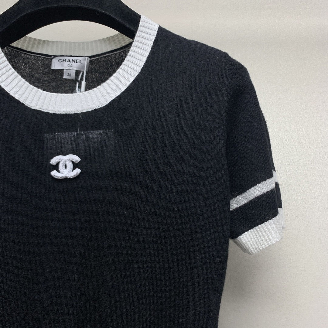 25 Round neck perspective knitted short sleeved shirt
