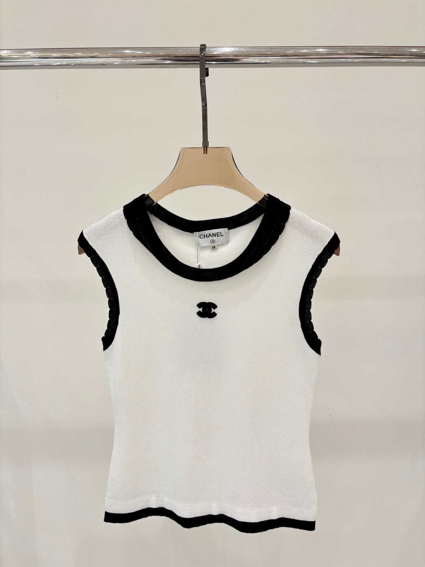 25 Round neck lace contrasting letter logo three-dimensional jacquard simple knitted vest