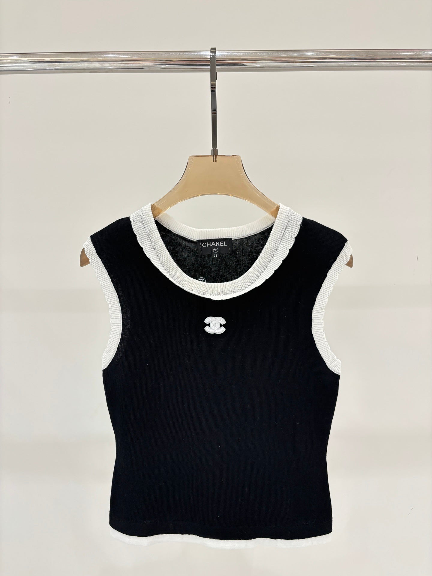 25 Round neck lace contrasting letter logo three-dimensional jacquard simple knitted vest