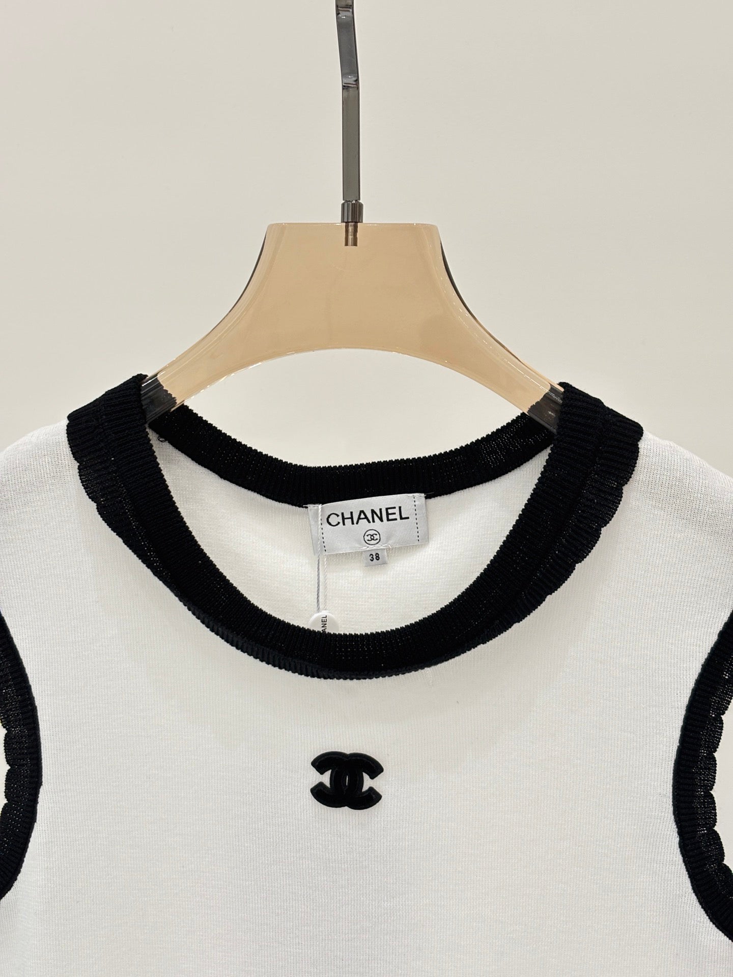 25 Round neck lace contrasting letter logo three-dimensional jacquard simple knitted vest