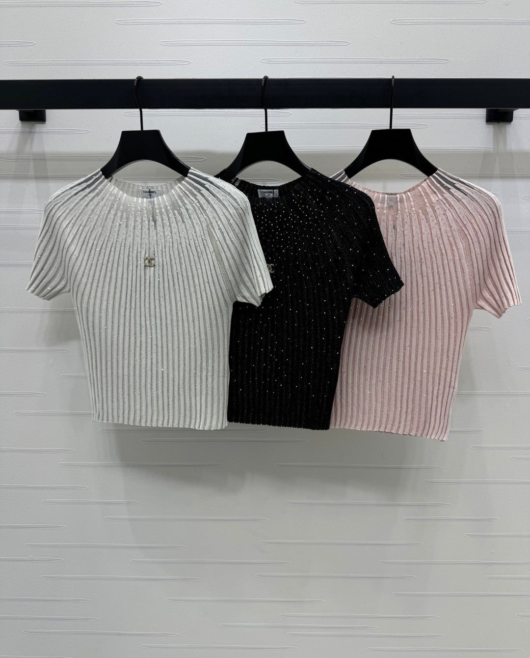 25 Round neck vertical stripe knitted top