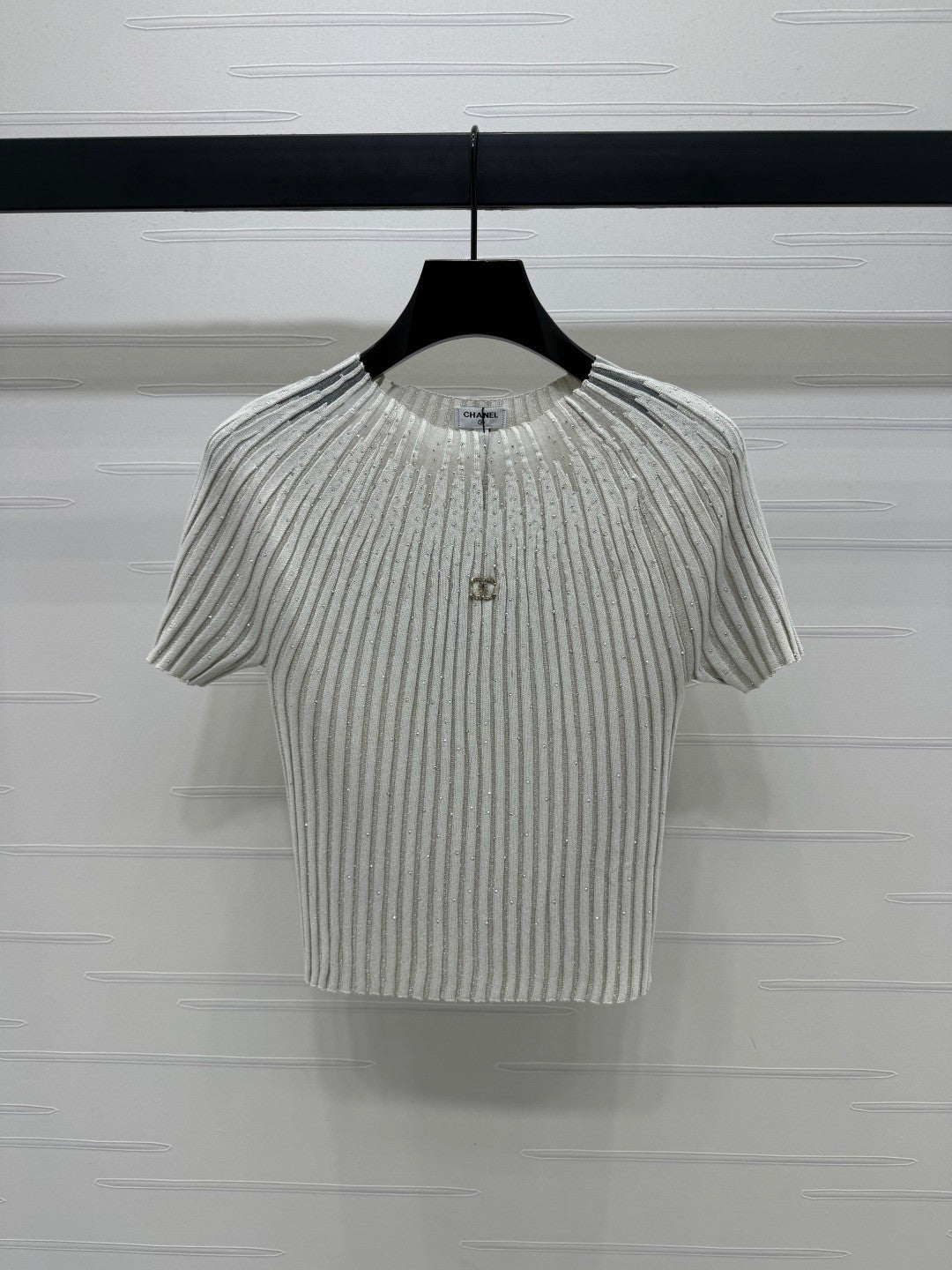 25 Round neck vertical stripe knitted top